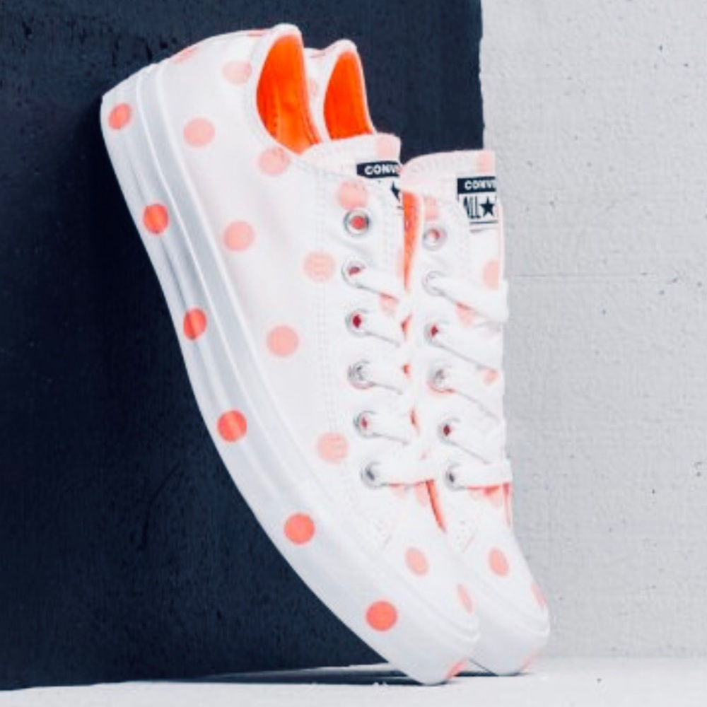 NWB 🥰 CONVERSE WOMENS POLK A DOT CTAS LOWTOP DOTS